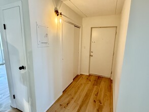 125 Kennedy Dr in South Burlington, VT - Building Photo - Building Photo