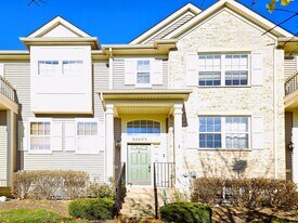 24403 John Adams Dr in Plainfield, IL - Building Photo