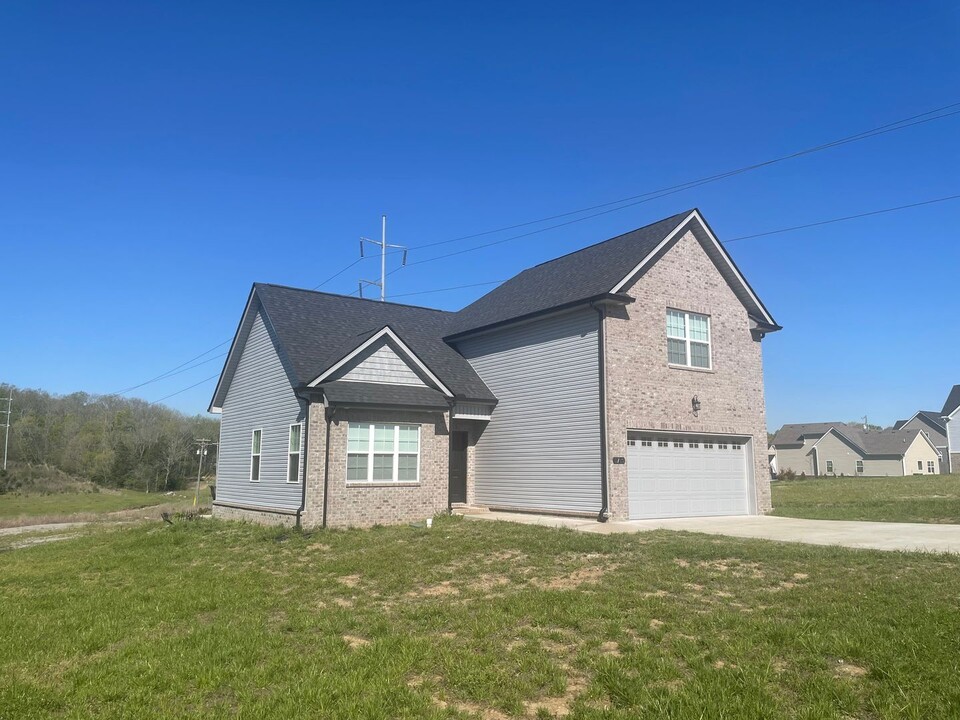 5710 Reflection Rd in Smyrna, TN - Building Photo