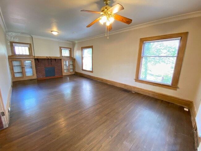2084 Waldeck Ave in Columbus, OH - Building Photo - Building Photo