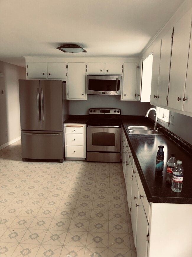 52 Hutchinson St, Unit 2