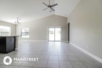 327 Anchovie Ct in Poinciana, FL - Building Photo - Building Photo