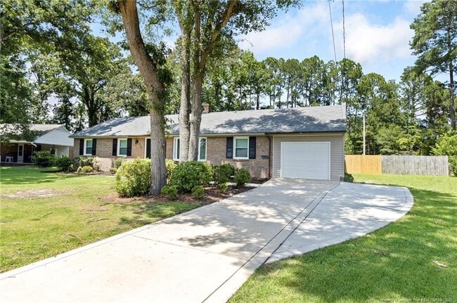 221 Palomar St in Fayetteville, NC - Building Photo - Building Photo