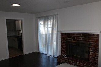 18008 E 27 St S in Independence, MO - Building Photo - Building Photo