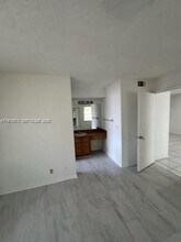 10046 Twin Lakes Dr in Coral Springs, FL - Foto de edificio - Building Photo