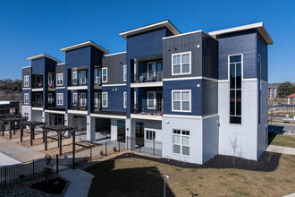 Topside 333 in Louisville, TN - Foto de edificio - Building Photo