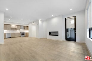 5955 Saturn St in Los Angeles, CA - Building Photo