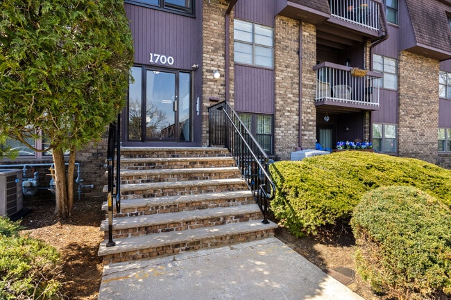 1724 Country Mill Dr in East Windsor, NJ - Building Photo - Building Photo