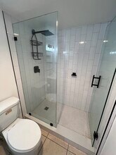 150 SE 25th Rd, Unit 2B in Miami, FL - Foto de edificio - Building Photo