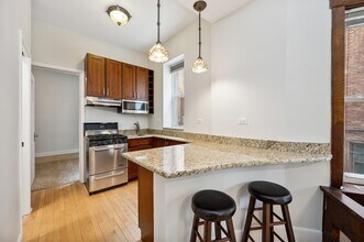 429 W Wellington Ave in Chicago, IL - Building Photo - Building Photo