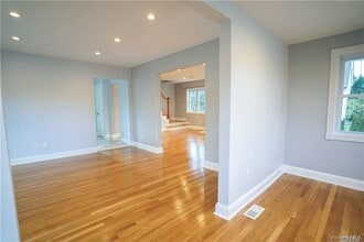 85 Franklin Ave in Lynbrook, NY - Building Photo - Building Photo
