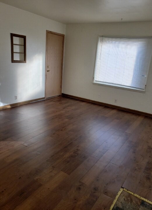 1005 Garfield Ave, Unit 4 in Rockford, IL - Building Photo