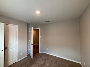 10539 Copper Ridge Dr in Cleveland, TX - Building Photo - Building Photo