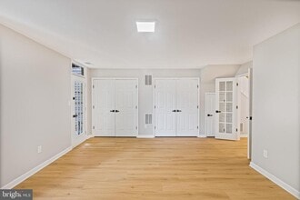20581 Banbury Square in Sterling, VA - Building Photo - Building Photo