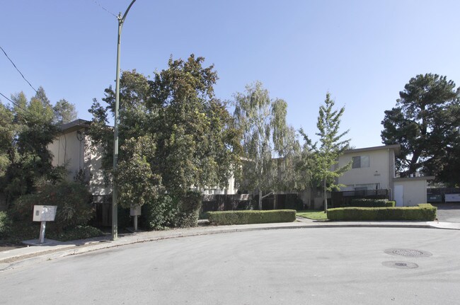 1530 Alta Glen Ct in San Jose, CA - Building Photo - Building Photo