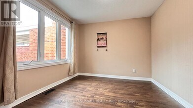 403 Keats Way in Waterloo, ON - Building Photo - Building Photo