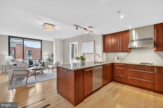 2001 15th St N in Arlington, VA - Building Photo - Building Photo