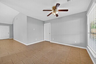 18402 Willow Moss Dr in Katy, TX - Building Photo - Building Photo