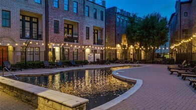 2110 Helsminster Dr in Dallas, TX - Building Photo - Building Photo