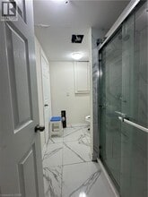 7255 Dooley Dr in Mississauga, ON - Building Photo - Building Photo