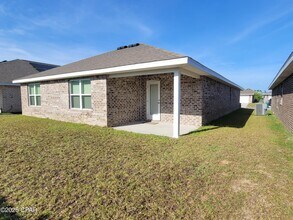 4745 Firefly Ln in Callaway, FL - Foto de edificio - Building Photo