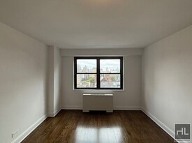 E 16 ST in New York, NY - Building Photo