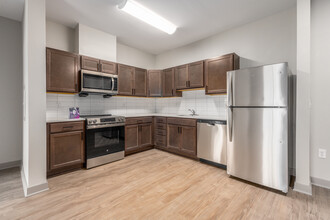 Eagle Park Vistas in Hanover, MD - Building Photo - Interior Photo