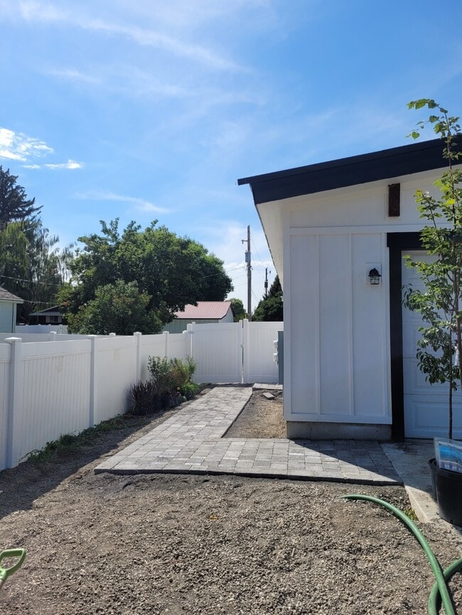 property at 127 N 4th E