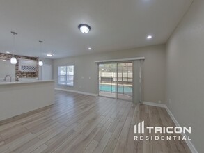 1102 Chesterfield Ct in Kissimmee, FL - Building Photo - Building Photo