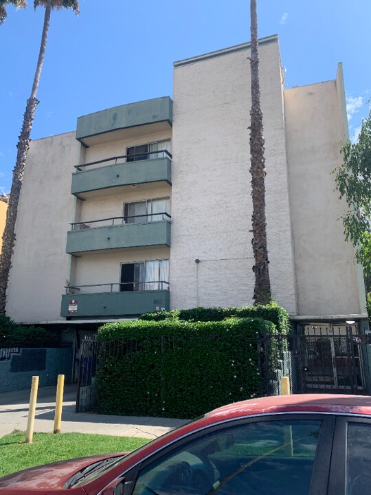 946 Arapahoe St-Unit -307 in Los Angeles, CA - Building Photo