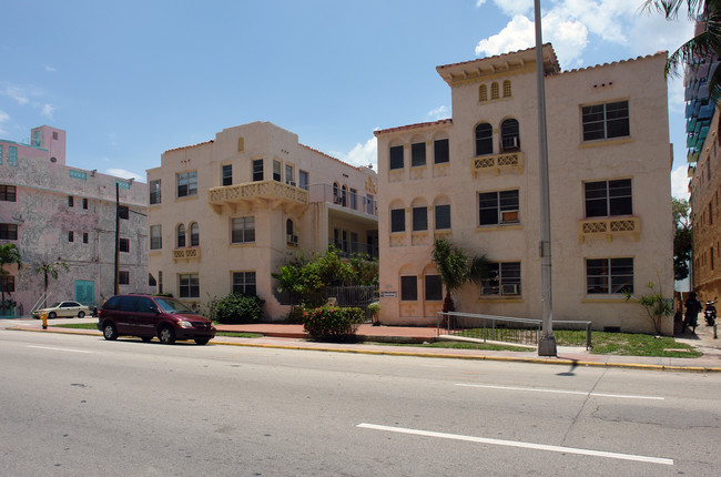 Villa Maria Apartments in Miami Beach, FL - Building Photo - Building Photo