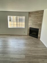 7349 Balboa Blvd in Los Angeles, CA - Foto de edificio - Building Photo