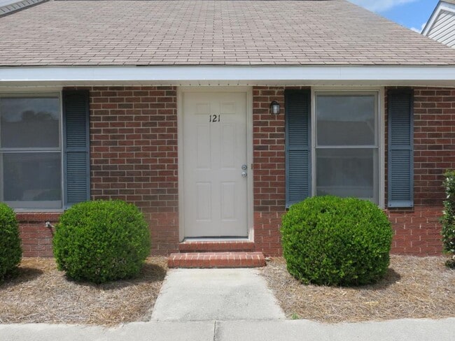 property at 140 Lanier Dr