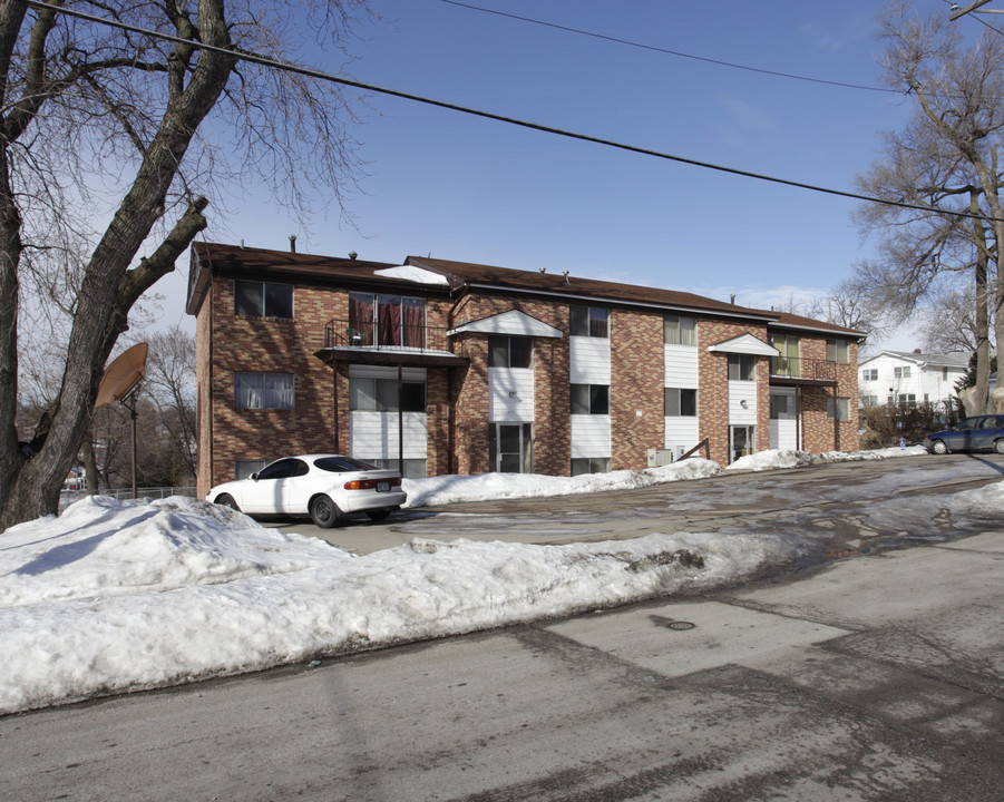 SAUNDERS & HIMEBAUGH TO WALNUT HILL LOT 32... in Omaha, NE - Foto de edificio