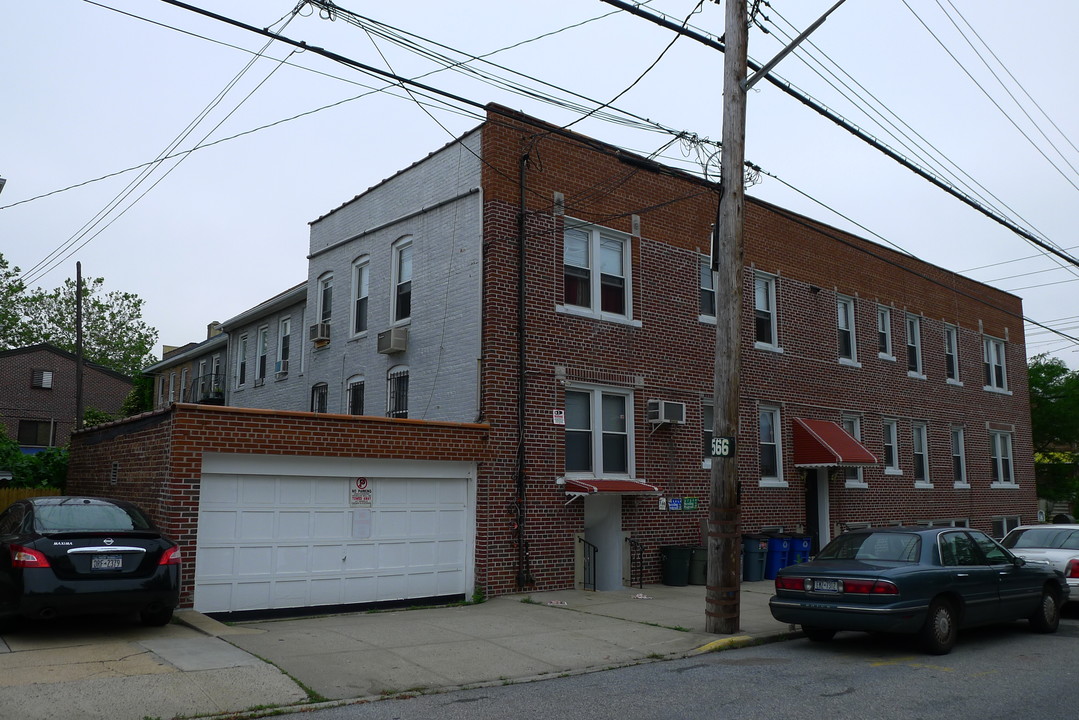 1902 Tomlinson Ave in Bronx, NY - Building Photo