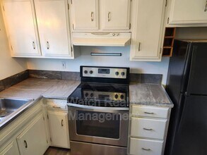 6329 E 32nd Ave in Anchorage, AK - Building Photo - Building Photo