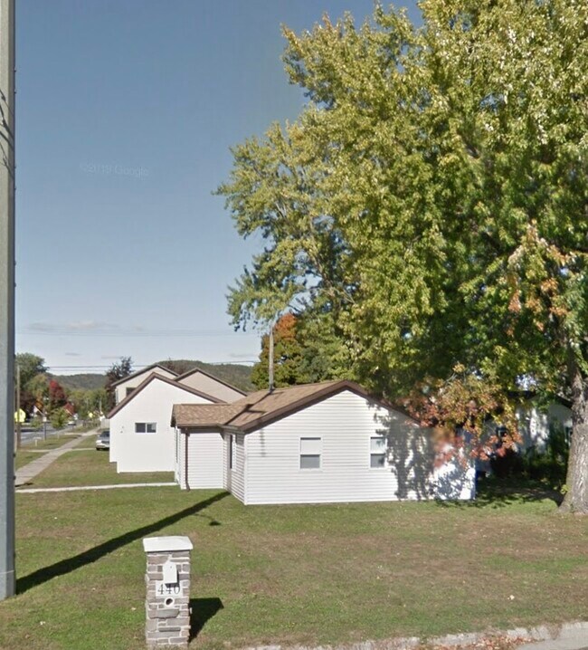 440 S 7th St Rentals in La Crescent, MN
