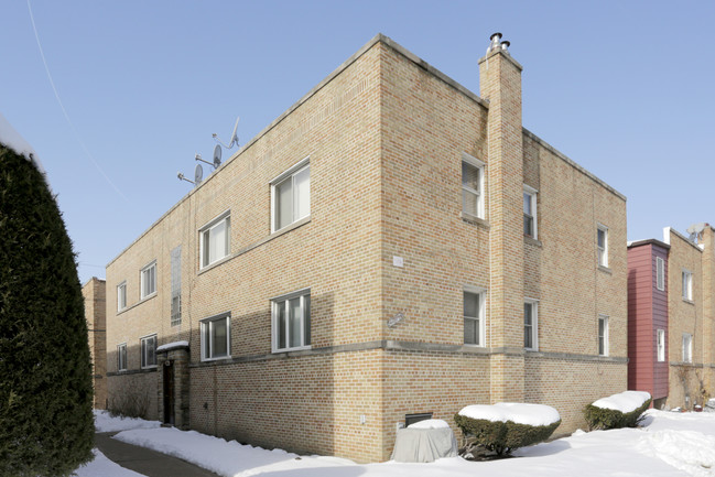 6322 N Kedzie Ave