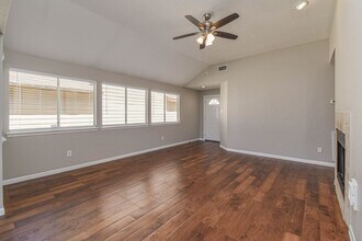 7755 Springville Dr in Houston, TX - Building Photo - Building Photo