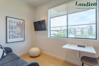 11649 Mayfield Ave-Unit -9C.1319991 in Los Angeles, CA - Building Photo - Building Photo