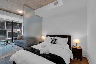 38 Stewart St, Unit SI ID1403758P in Toronto, ON - Building Photo - Building Photo