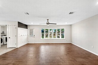 2018 Westlake Rd in Houston, TX - Building Photo - Building Photo