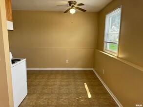 415 W Cedar Ln Dr in Walcott, IA - Building Photo - Building Photo
