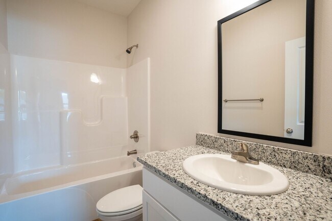 1753 Cash Dr in Mt Vernon, MO - Building Photo - Building Photo