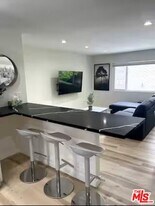 8704 Dorrington Ave in West Hollywood, CA - Building Photo