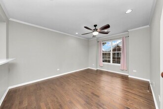 2525 Dunraven Ave in Naperville, IL - Building Photo - Building Photo