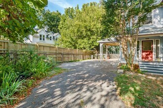 689 S Willow Ave in Fayetteville, AR - Building Photo - Building Photo