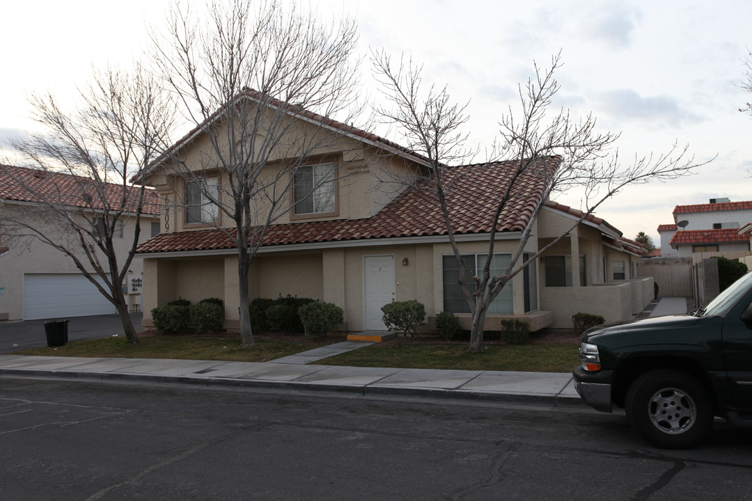 Rainbow Gardens in Las Vegas, NV - Building Photo