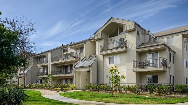 Creekside Village in Fremont, CA - Building Photo - Building Photo