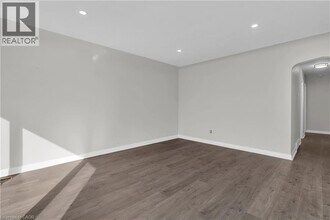 220 Bruce St in Kitchener, ON - Building Photo - Building Photo